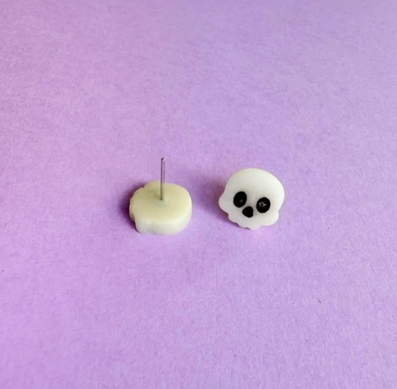 kc.co Glow In the Dark Skull Studs